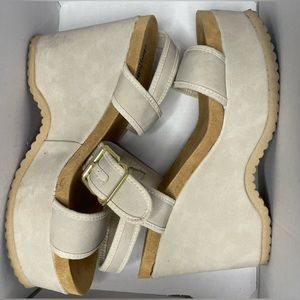 TAN SUEDE WEDGES